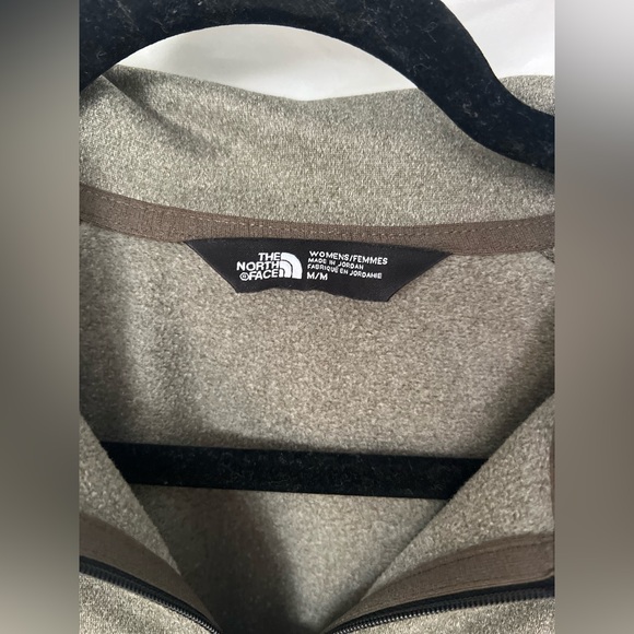 Medium women’s north face fleece - Picture 5 of 5
